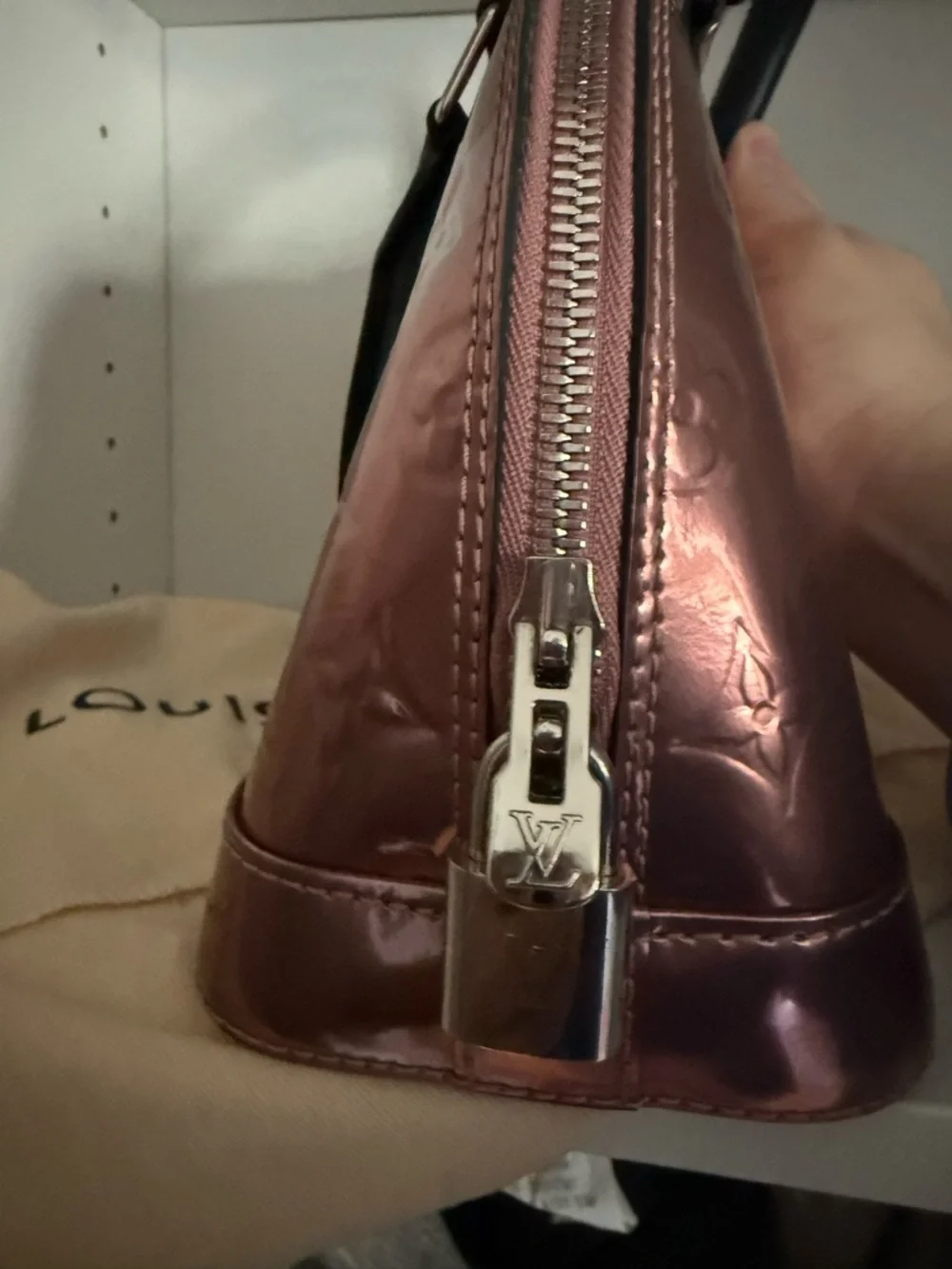 Louis Vuitton Alma BB Rose Cuivre Vernis - Picture 10 of 16